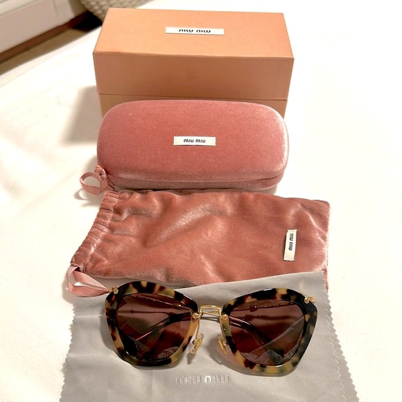 MiuMiu sunglasses - Picture 1 of 5